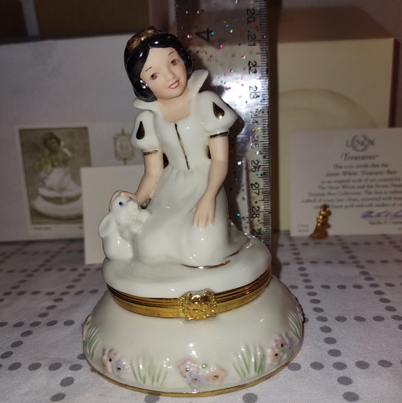 Disney Lenox Treasure Box Snow White - Picture 7 of 7